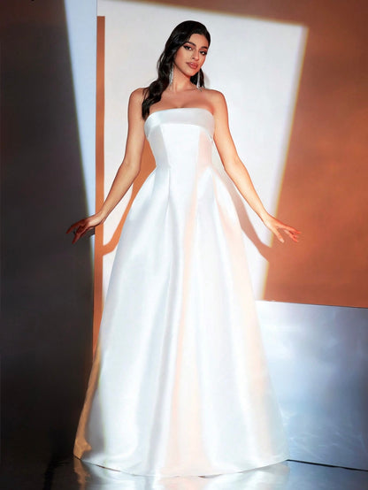 Robe longue bouffante en taffetas bustier - Blanche