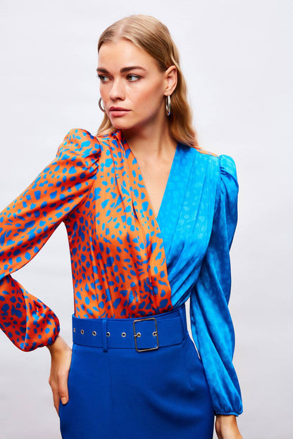 Body croisé en soie à motifs - Bleu et orange