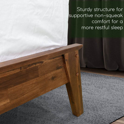 Ensemble de chambre à coucher Kaylin : lit en bois massif et table de chevet