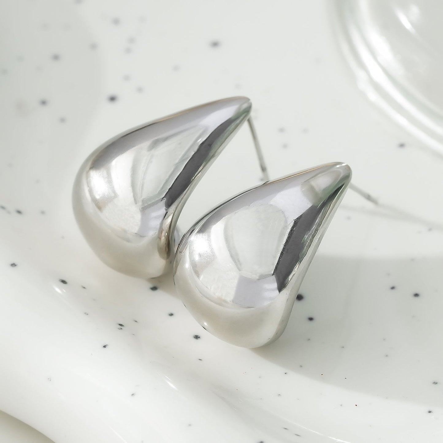 FORIA Or Blanc (ton Argent) : Boucles d'oreilles clou pendantes légères à l'aspect massif - Affirmez votre confiance