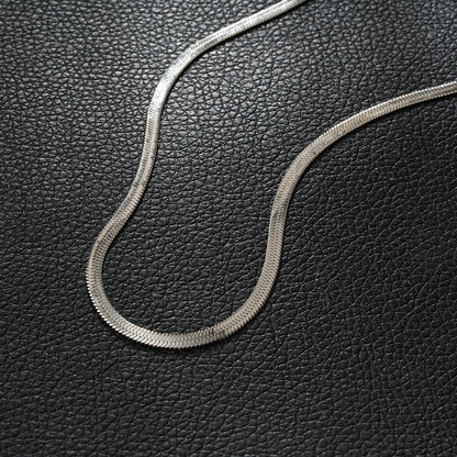 FRYDA Plaqué argent (or blanc) : Collier chaîne mi-large texturé peau de serpent