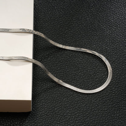 FRYDA Plaqué argent (or blanc) : Collier chaîne mi-large texturé peau de serpent