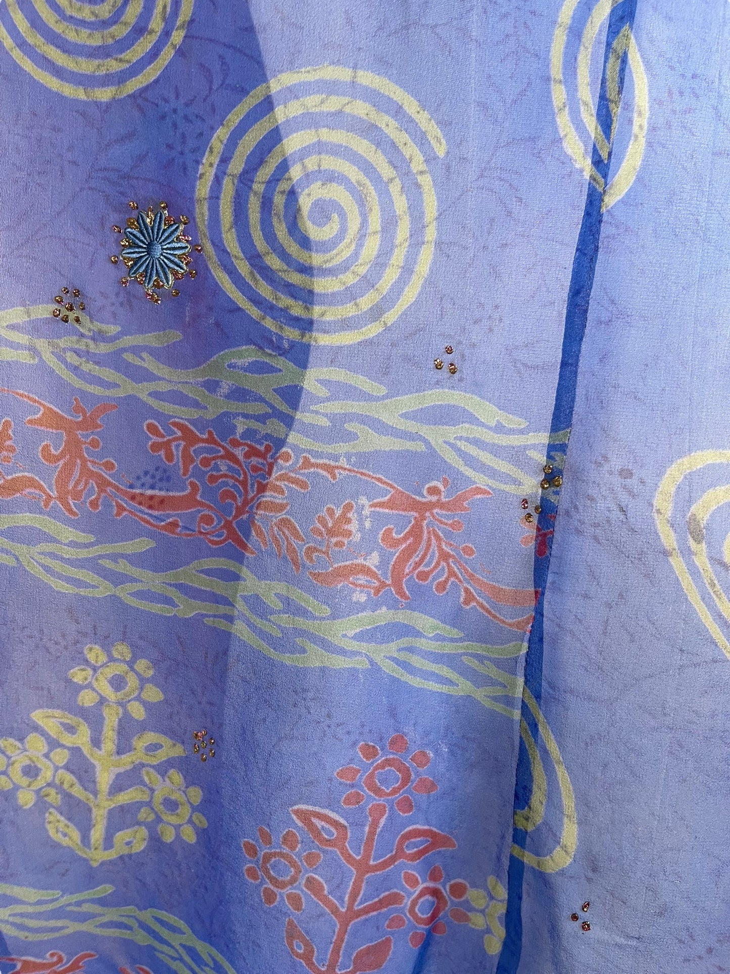 PRG6507 Haut fluide en pure soie motif Avatar