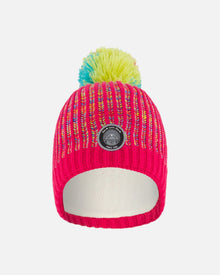 Bonnet en tricot rose et multicolore