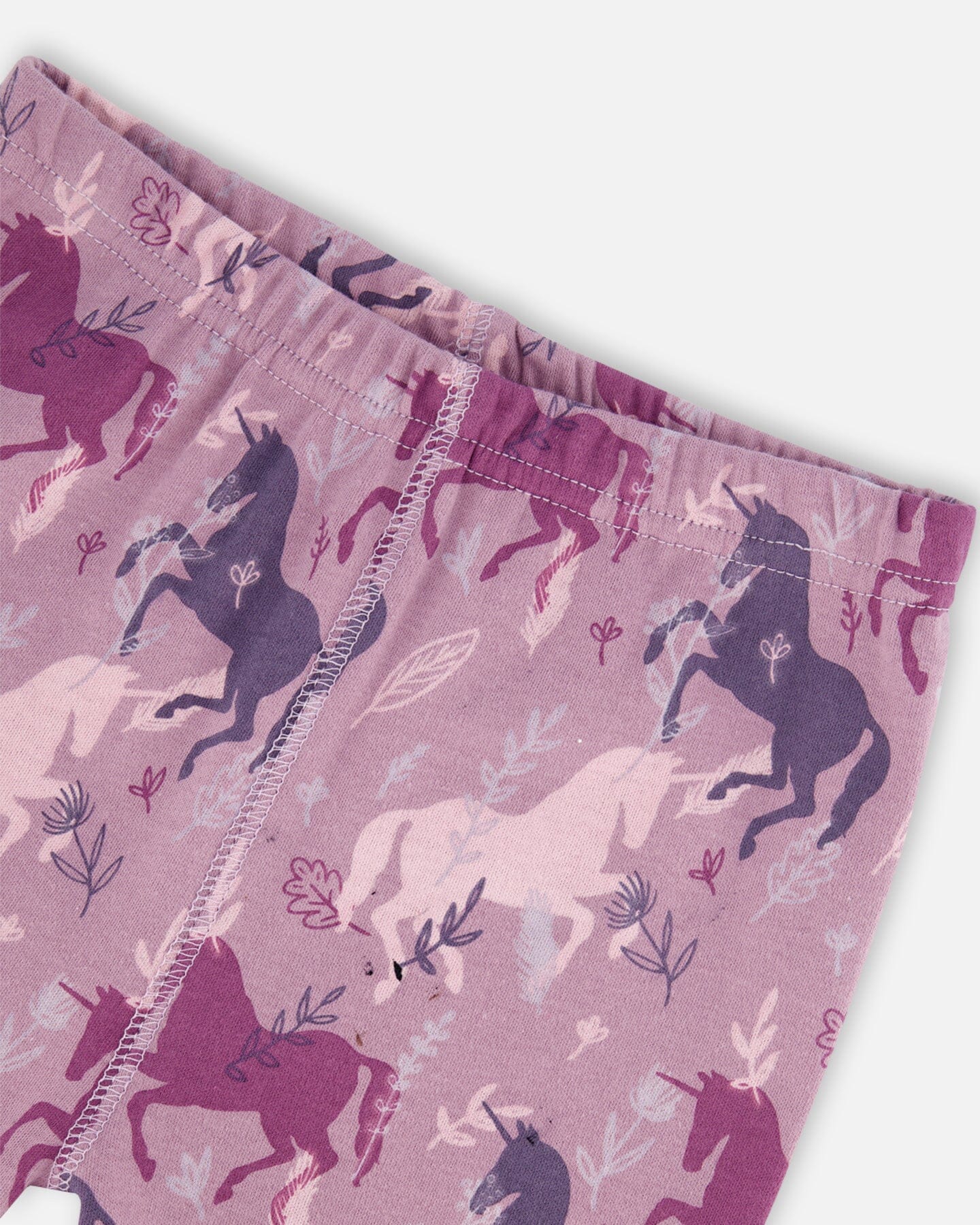 Ensemble de pyjama deux pièces en coton biologique, motif licornes imprimées, mauve