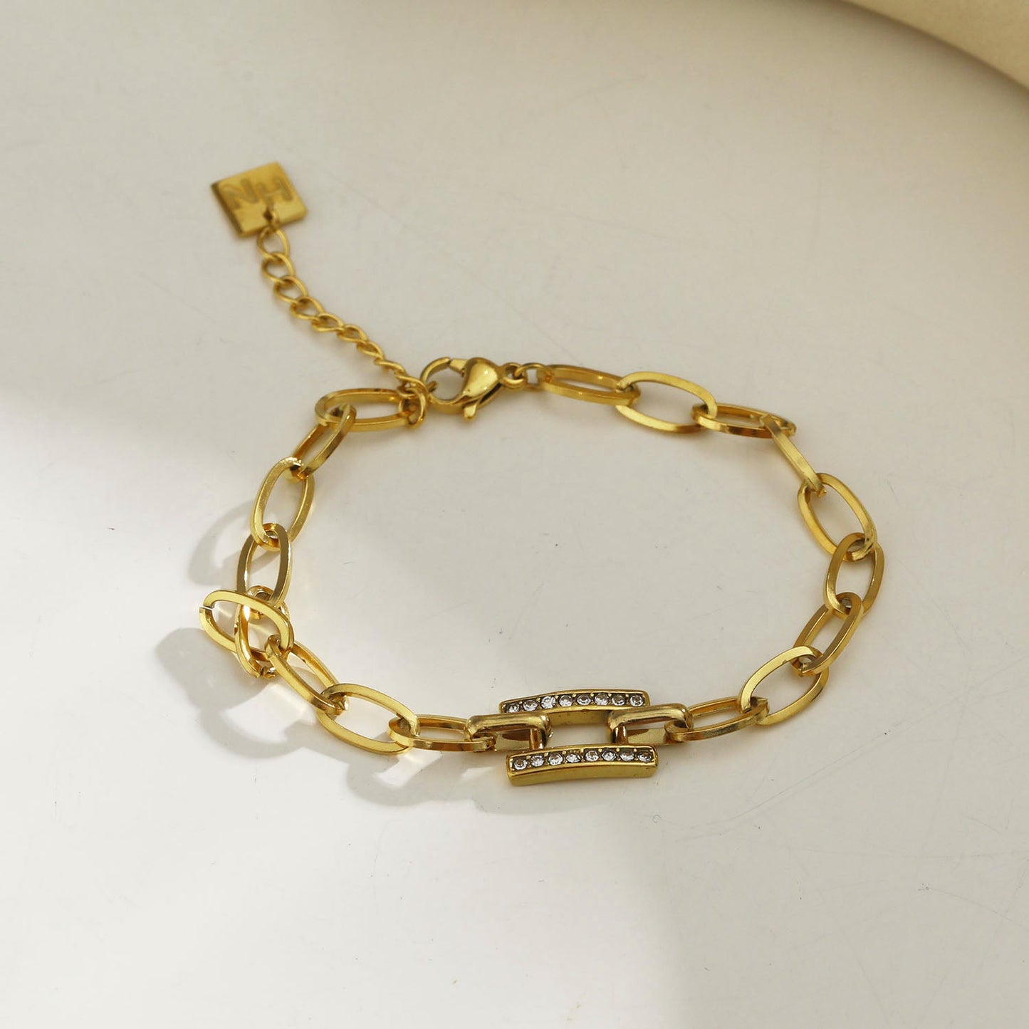 Bracelet GAILA Deco trombone avec pièce centrale incrustée de zircone