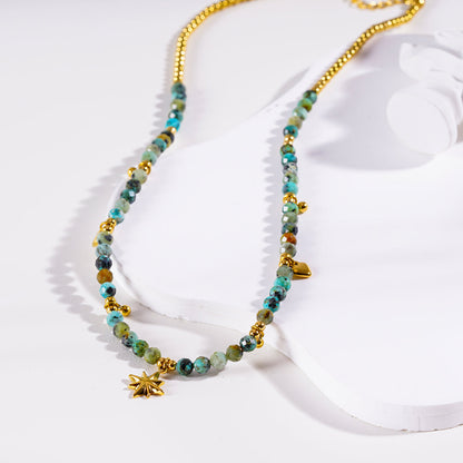 Collier chaîne Style GITANJI : Pierres de Turquoise Bleue avec Perles et Breloques Dorées