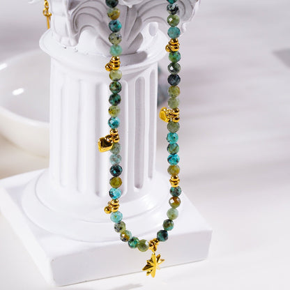 Collier chaîne Style GITANJI : Pierres de Turquoise Bleue avec Perles et Breloques Dorées