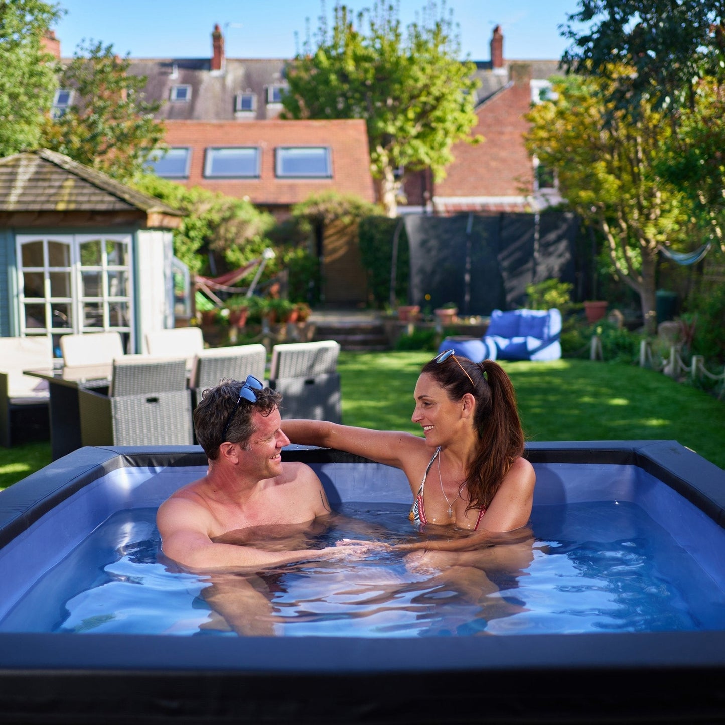 Spa gonflable éco-mousse Wave Garda 4/6 personnes carré avec chauffage intégré