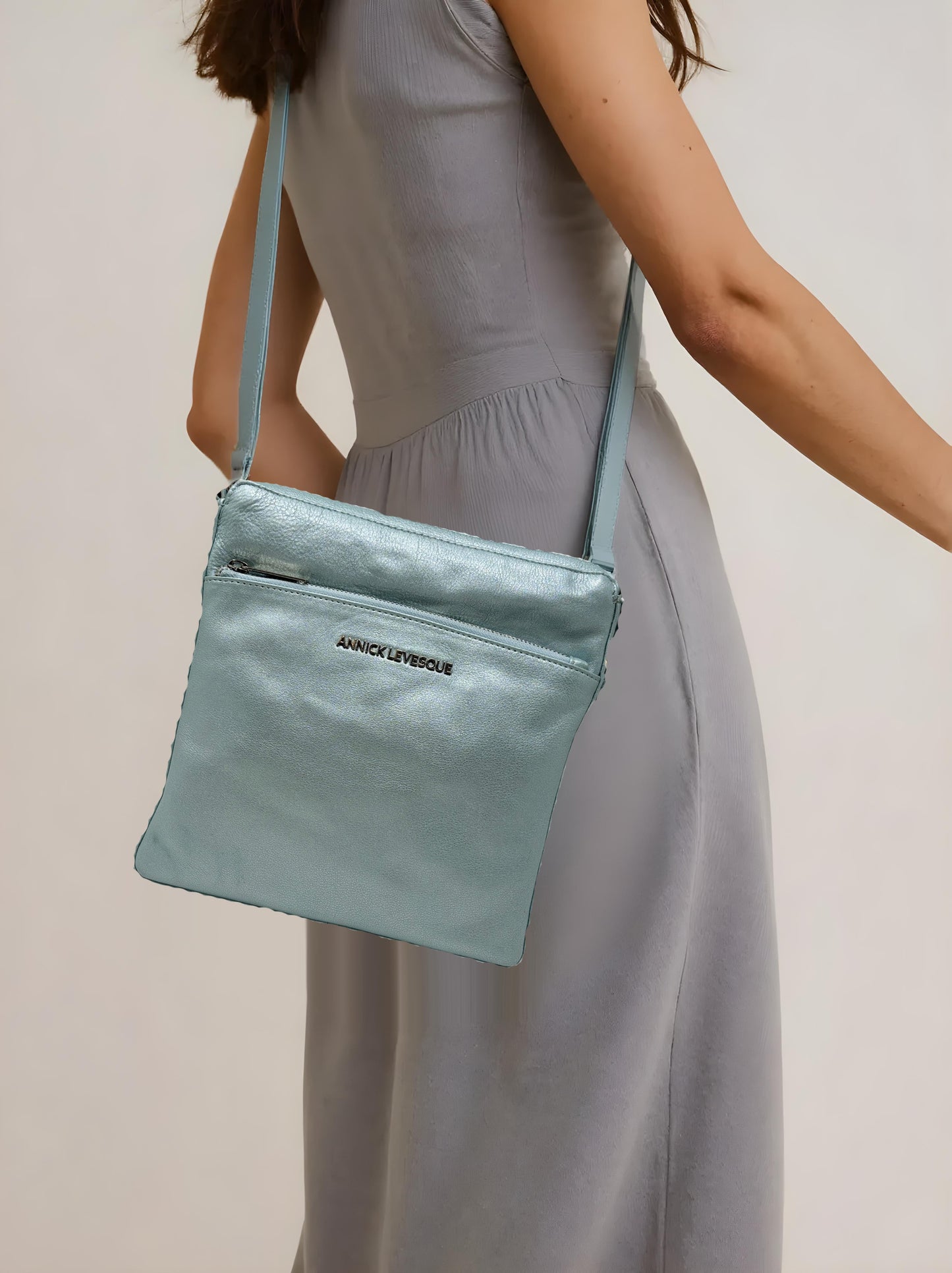 Sac à bandoulière en cuir bleu ciel | Gisèle