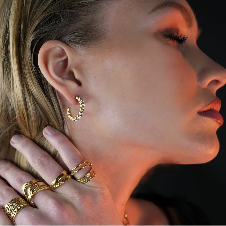 HAMIA : Boucles d'oreilles créoles perlées ornées de zircone