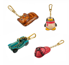 Collection de porte-clés en cuir Whimsy Luxe | Personnages de collection infusés d'or 18 carats