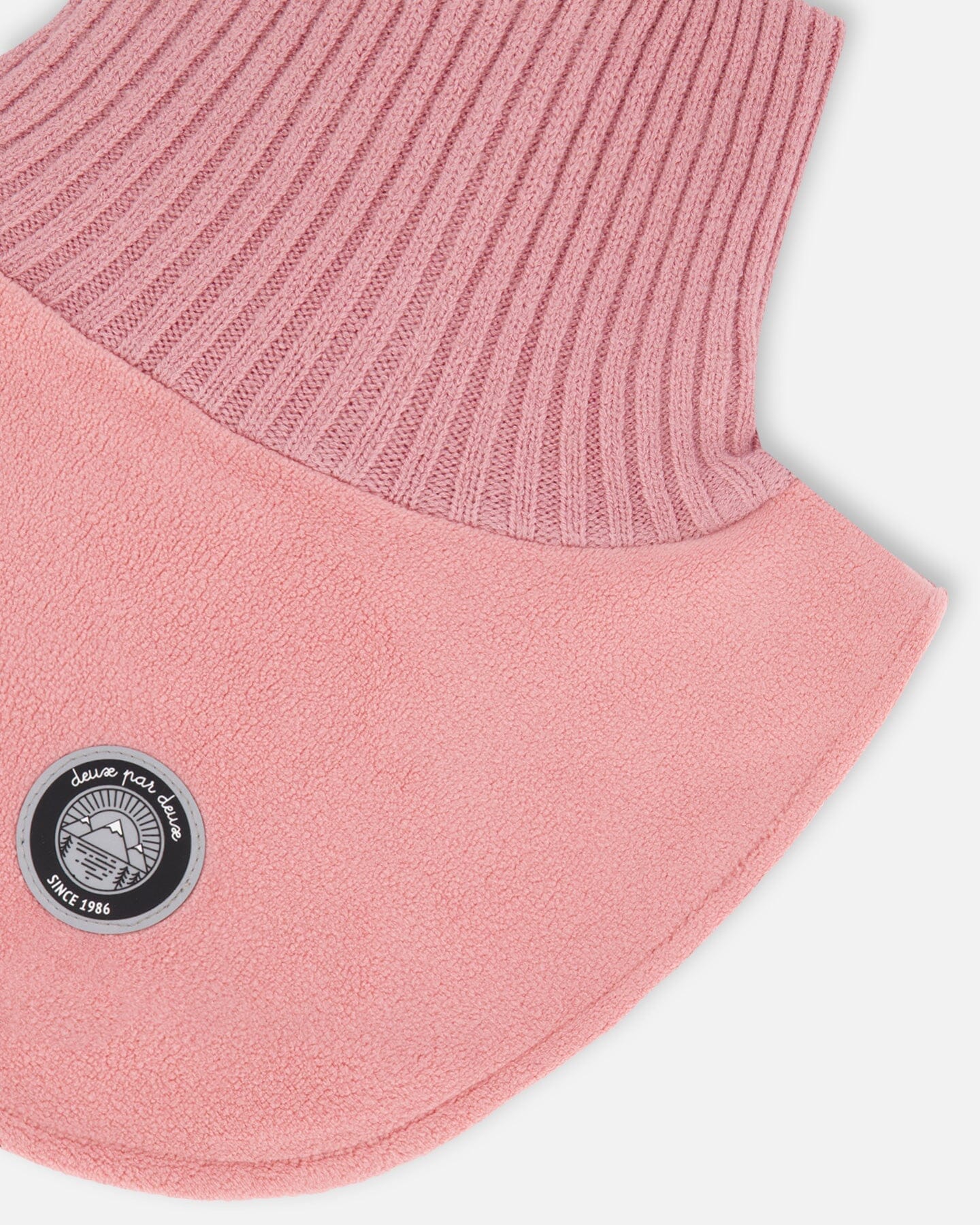 Cache-cou en polaire et tricot rose poudré