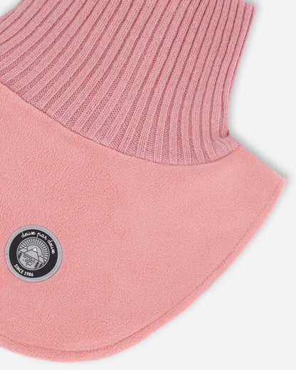 Cache-cou en polaire et tricot rose poudré