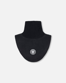 Cache-col polaire et tricot noir