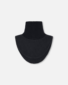 Cache-col polaire et tricot noir