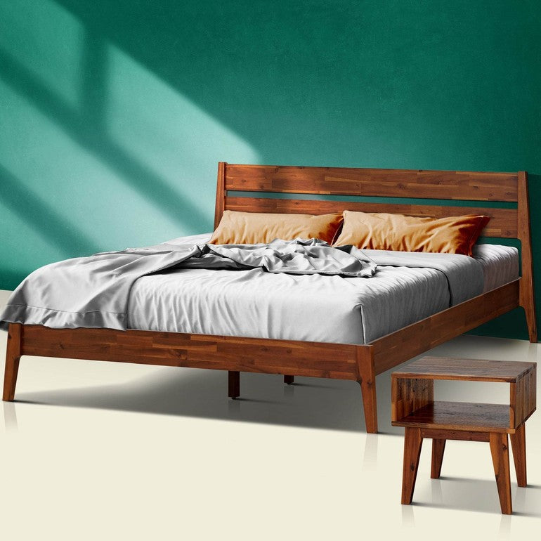 Ensemble de chambre à coucher Callisto avec cadre de lit et table de chevet en bois massif