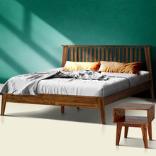 Ensemble de chambre à coucher Kaylin : lit en bois massif et table de chevet