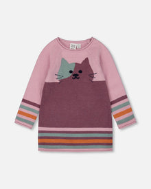 Robe en maille rose poudré avec chat
