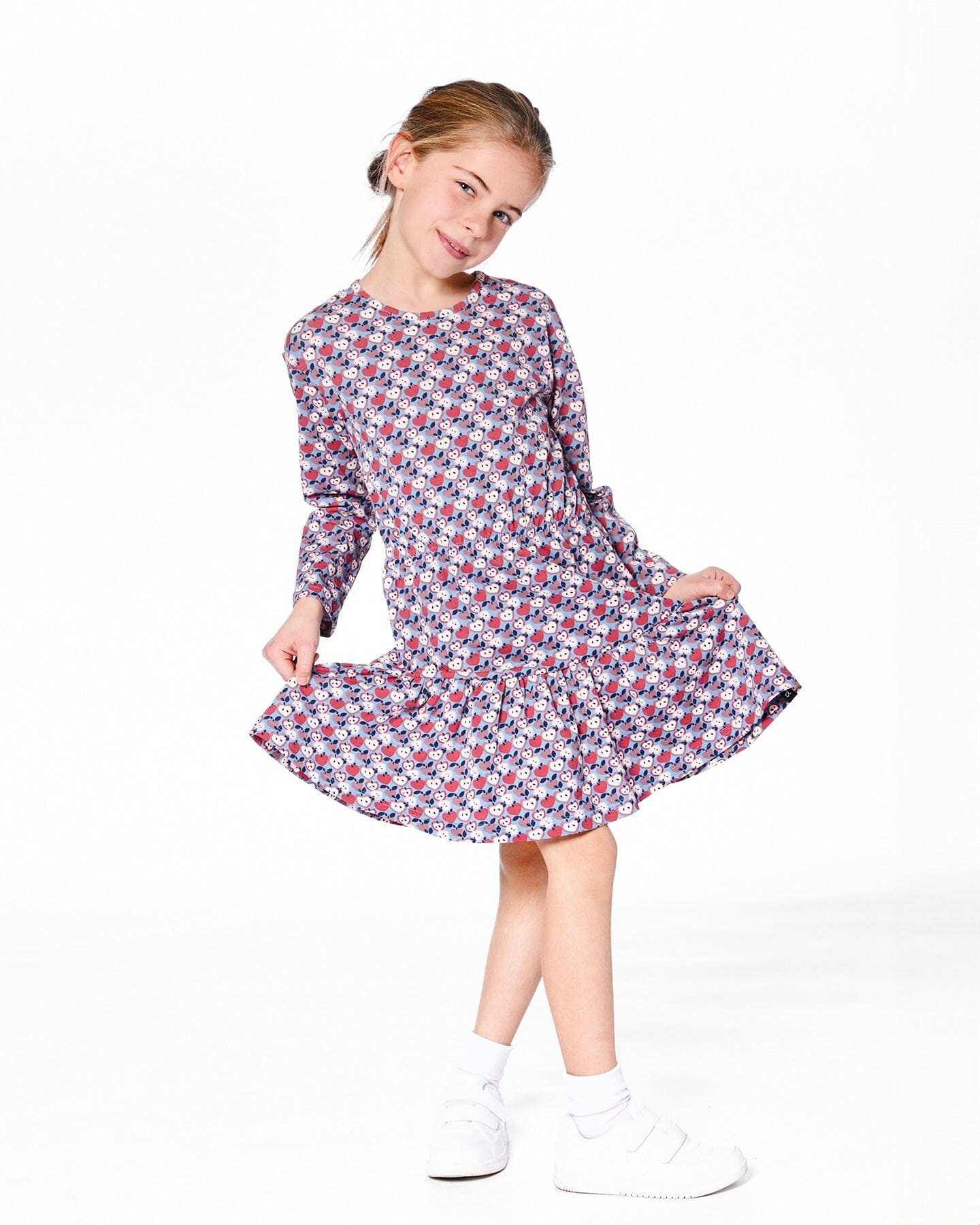 Robe en coton biologique à volants imprimé pommes bleues