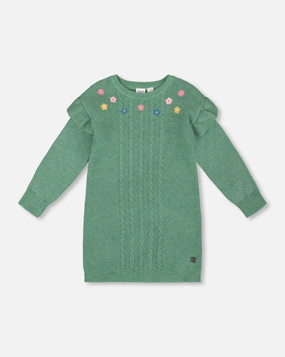 Robe en maille vert sauge à volants et broderies florales