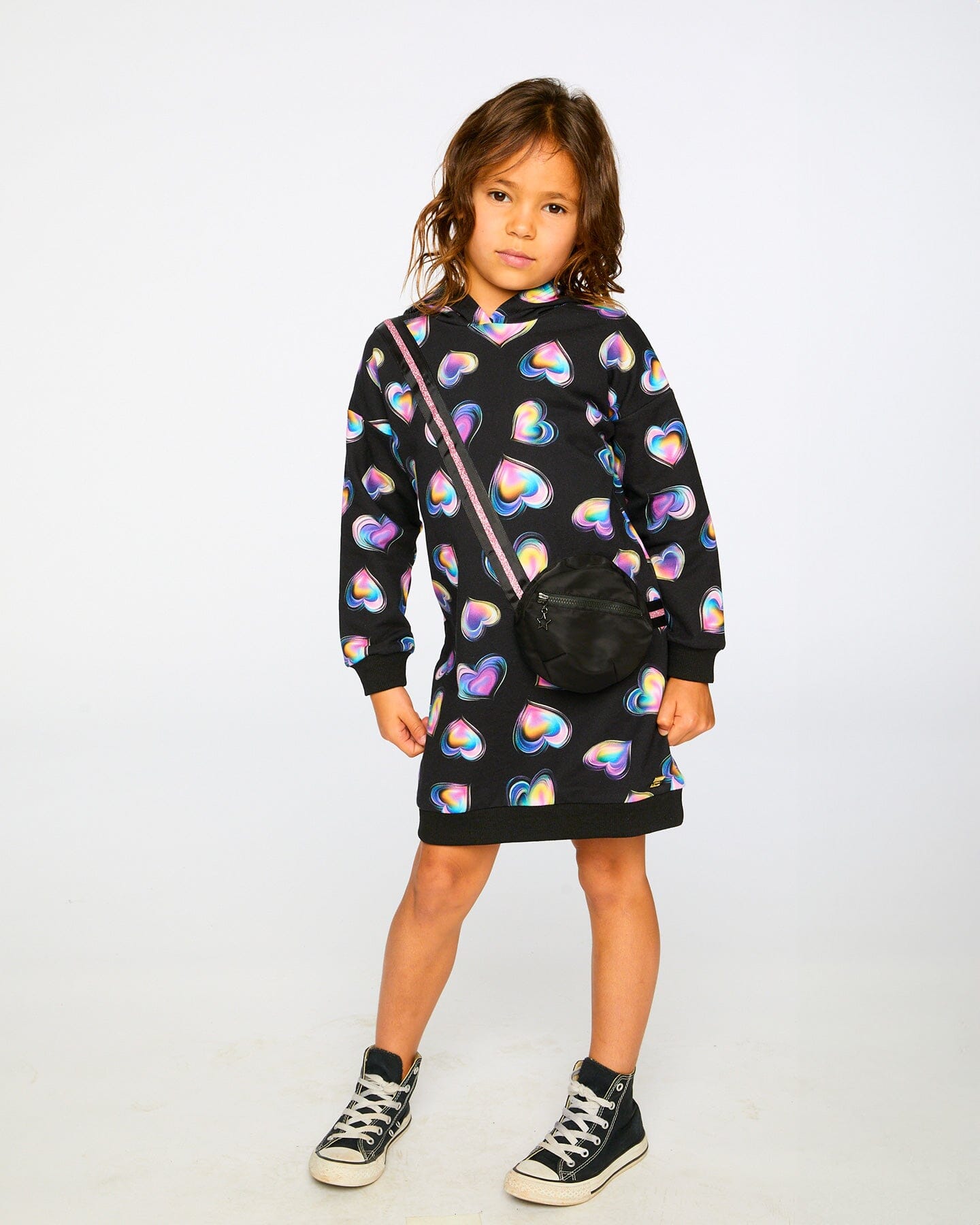 Robe en molleton à capuche noire et multicolore avec sac en trompe-l'œil
