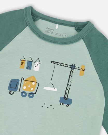 Ensemble de pyjama deux pièces en coton biologique imprimé motifs chantiers couleur sarcelle
