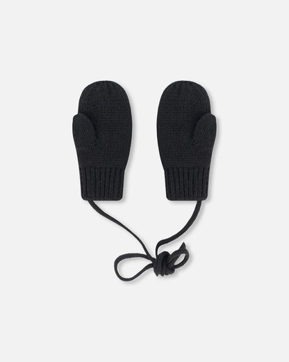 Mouffles bébé en tricot avec cordon noir