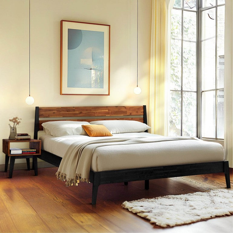 Ensemble de chambre à coucher Callisto avec cadre de lit et table de chevet en bois massif