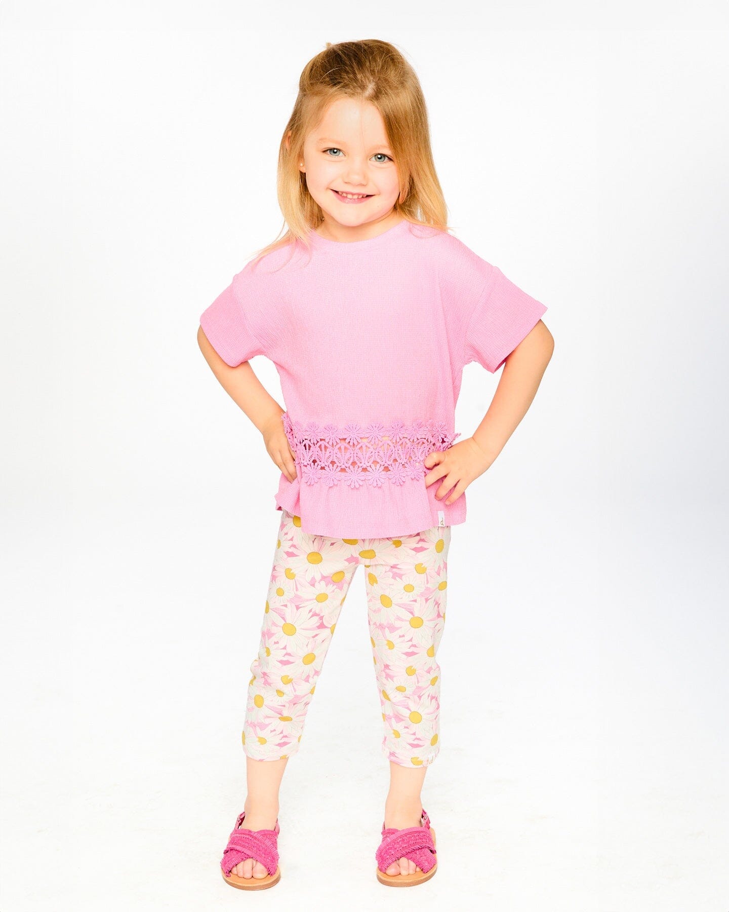 Jersey Capri rose vif imprimé marguerites