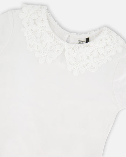 T-shirt blanc avec col claudine en crochet