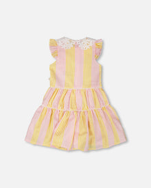 Robe sans manches à col Claudine au crochet rayé rose et jaune