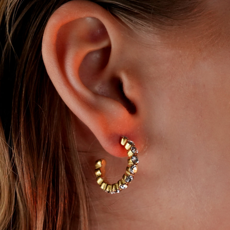 HAMIA : Boucles d'oreilles créoles perlées ornées de zircone