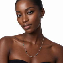 IMANI : Collier Fin en Chaîne Perles Mélangées avec Pierres Naturelles et Métal Or Blanc (ton Argent)