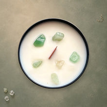 Bougie aux pierres IRÈNE sauge & aventurine