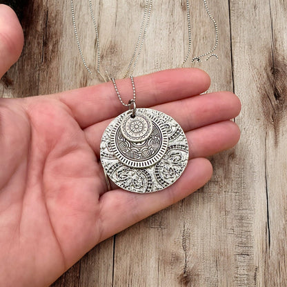 Collier pendentif triple médaillon