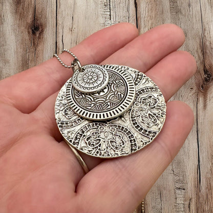 Collier pendentif triple médaillon
