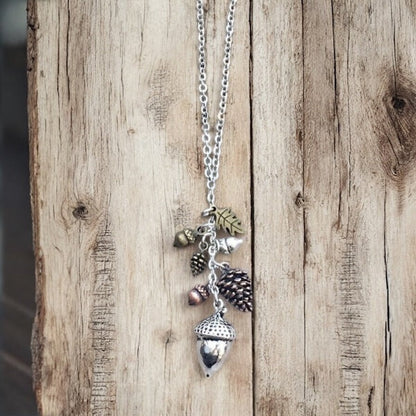 Collier Gland et Pomme de Pin – Cadeau Pendentif Forêt d'Automne