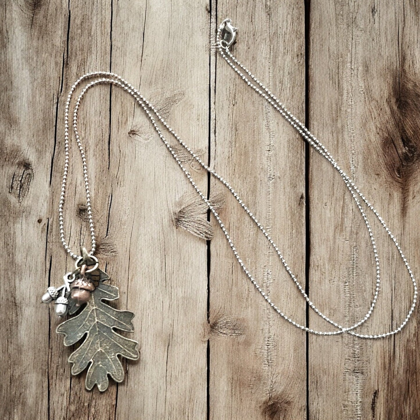 Collier Feuille de Chêne & Gland – Pendentif Forêt Ton Argent ou Bronze