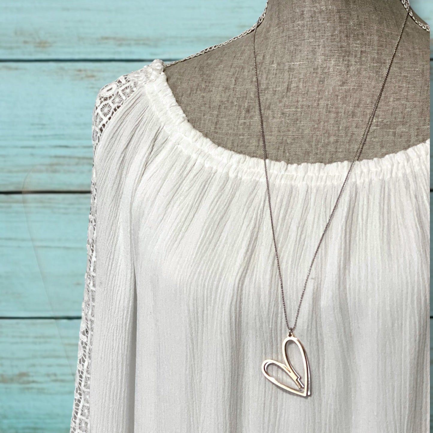 Collier double cœur – Long, métaux mélangés, pendentif or rose et argent