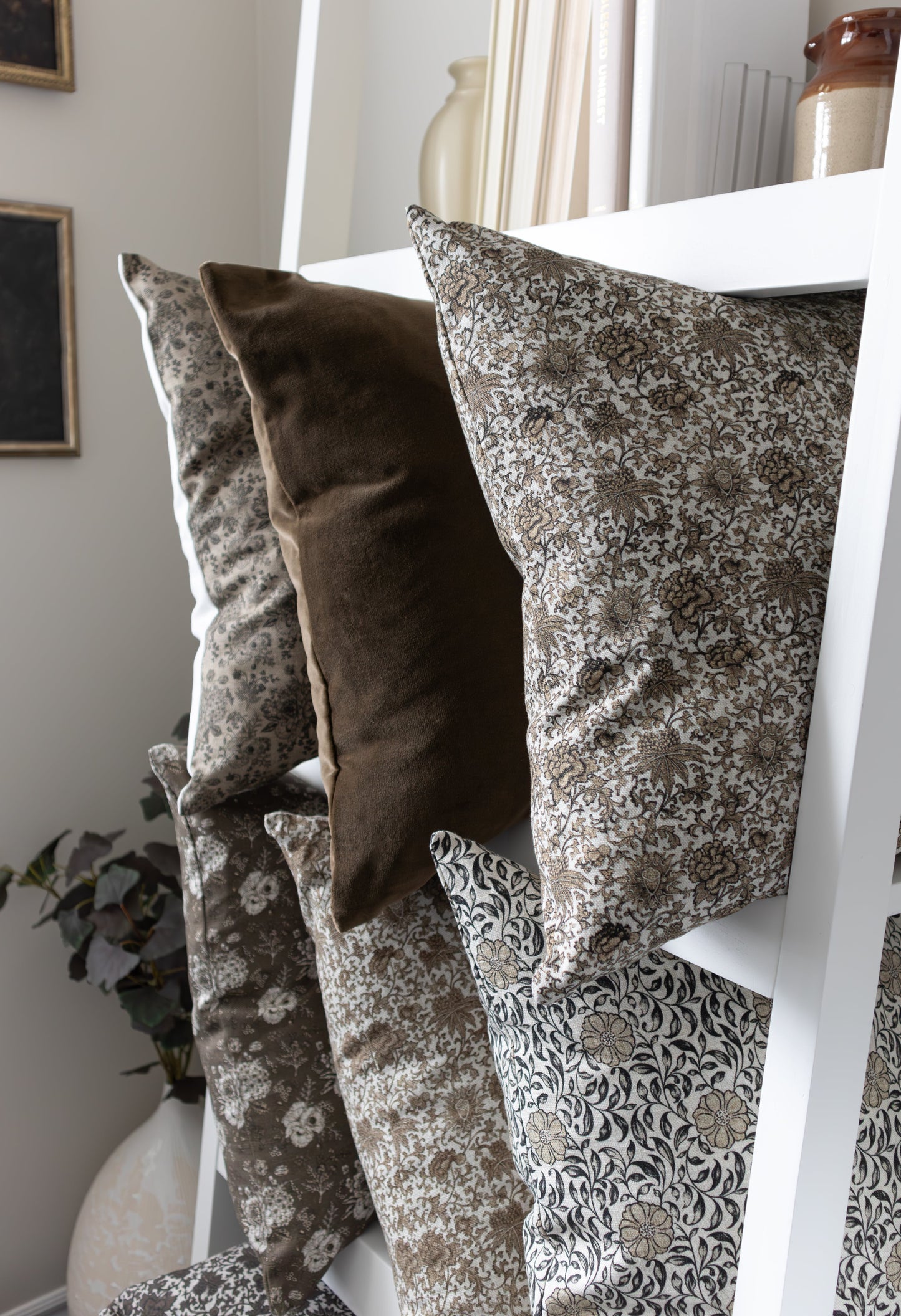 Elysia | Housse de Coussin Fleurie Vintage