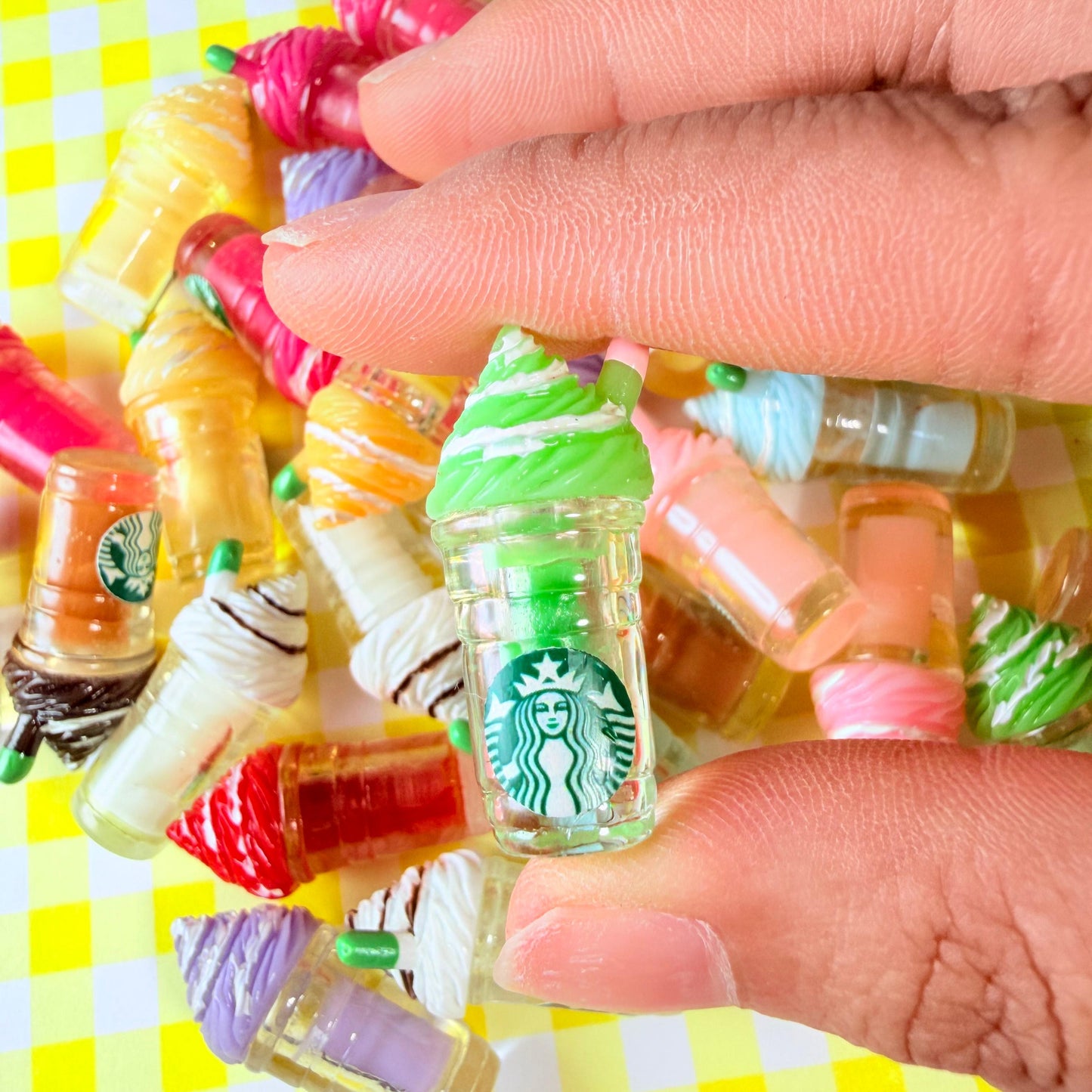 Breloques de boisson Frappuccino mixtes pour l'artisanat de bricolage