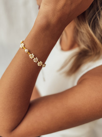 Le bracelet et la chaîne de cheville Daisy couleur « Bouton d'or »