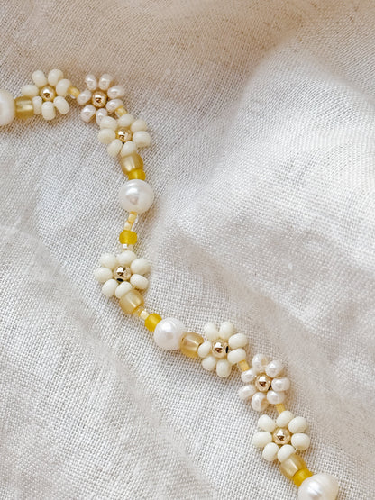 Le bracelet et la chaîne de cheville Daisy couleur « Bouton d'or »