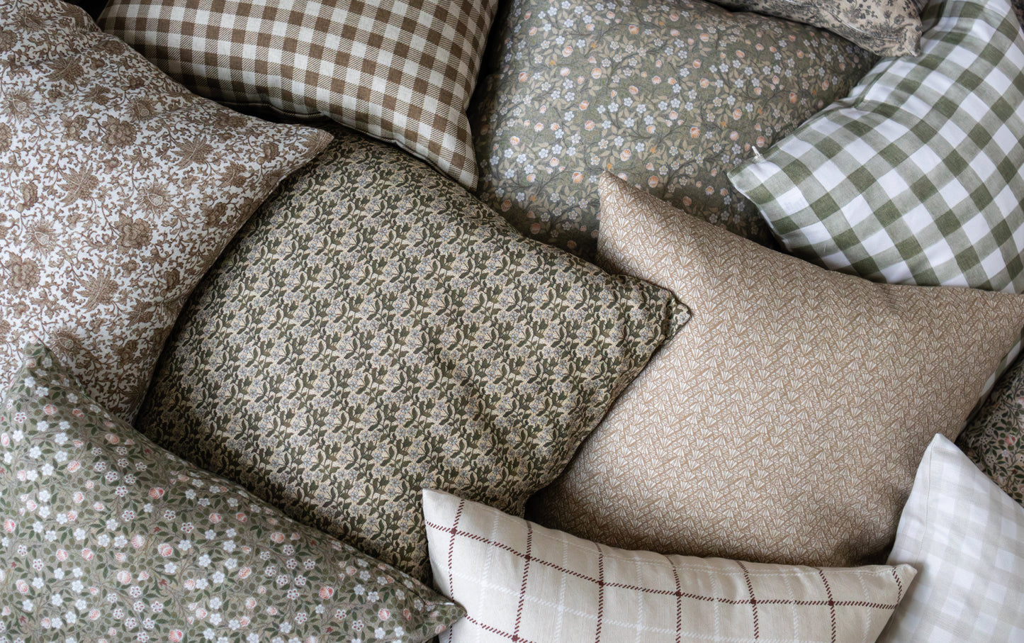 Serein | Housse de coussin à fleurs