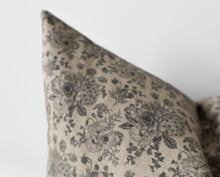 Housse de coussin Elizabeth | Housse de coussin florale de style vintage neutre