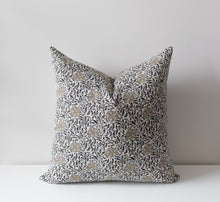 Fleur de Vie | Housse de coussin florale