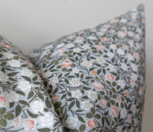 Sophia | Housse de coussin fleurs bleues