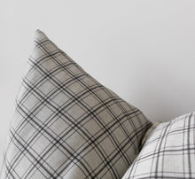 Ronan | Housse de coussin à carreaux neutres