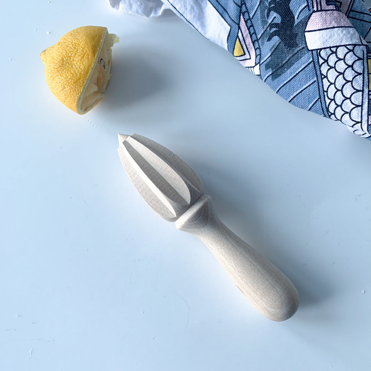 Citrus Press Juicer in Beechwood